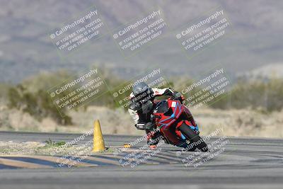 media/Jan-15-2026-Racers Edge (Thu) [[dfebeb70ab]]/2-A Group/Session 5 (Turn 5)/